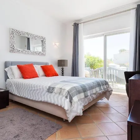 Sleeps 4 Air Con Wifi T480322 *