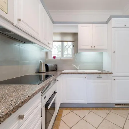 Sleeps 4 Air Con Wifi T480322 Villa